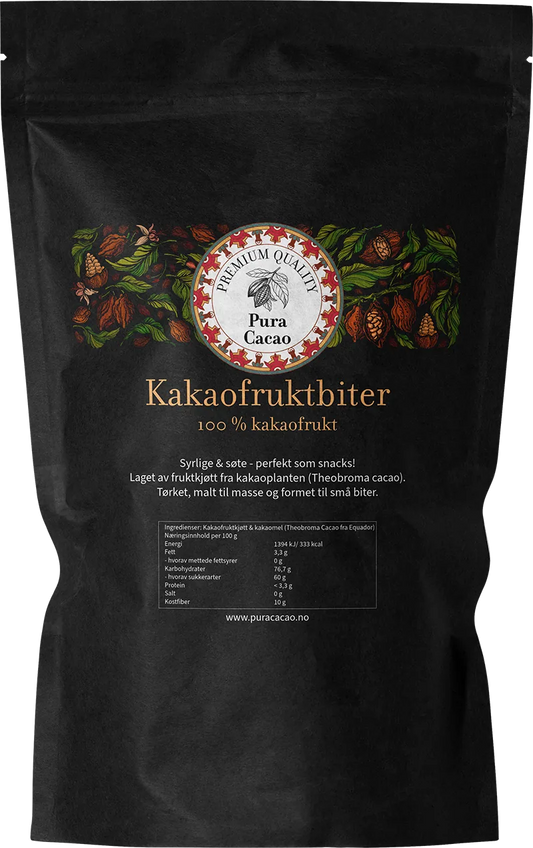 Kakaofruktbiter fra Pura Cacao i sort doypack-pose